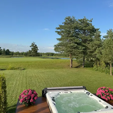 Field Kuressaare