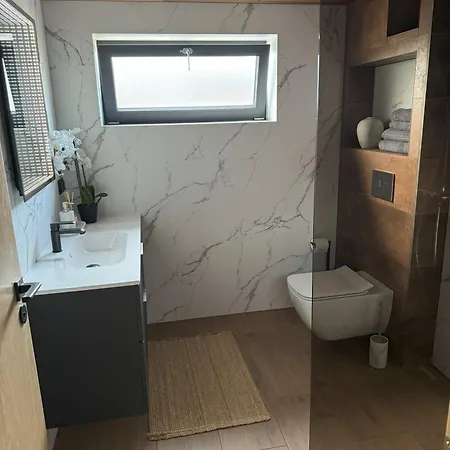 Willa Field Kuressaare