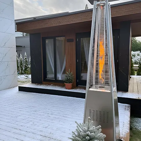 Field Willa Kuressaare